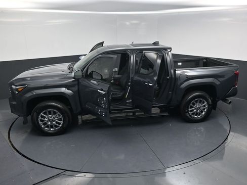 Used 2025 Toyota Tacoma Limited image 26