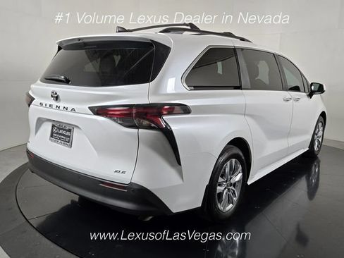 Used 2026 Toyota Sienna XLE FWD image 6