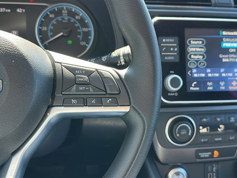 Certified 2022 Nissan Leaf S image 16