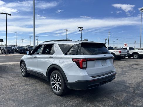 Used 2026 Ford Explorer ST-Line AWD/4WD image 4
