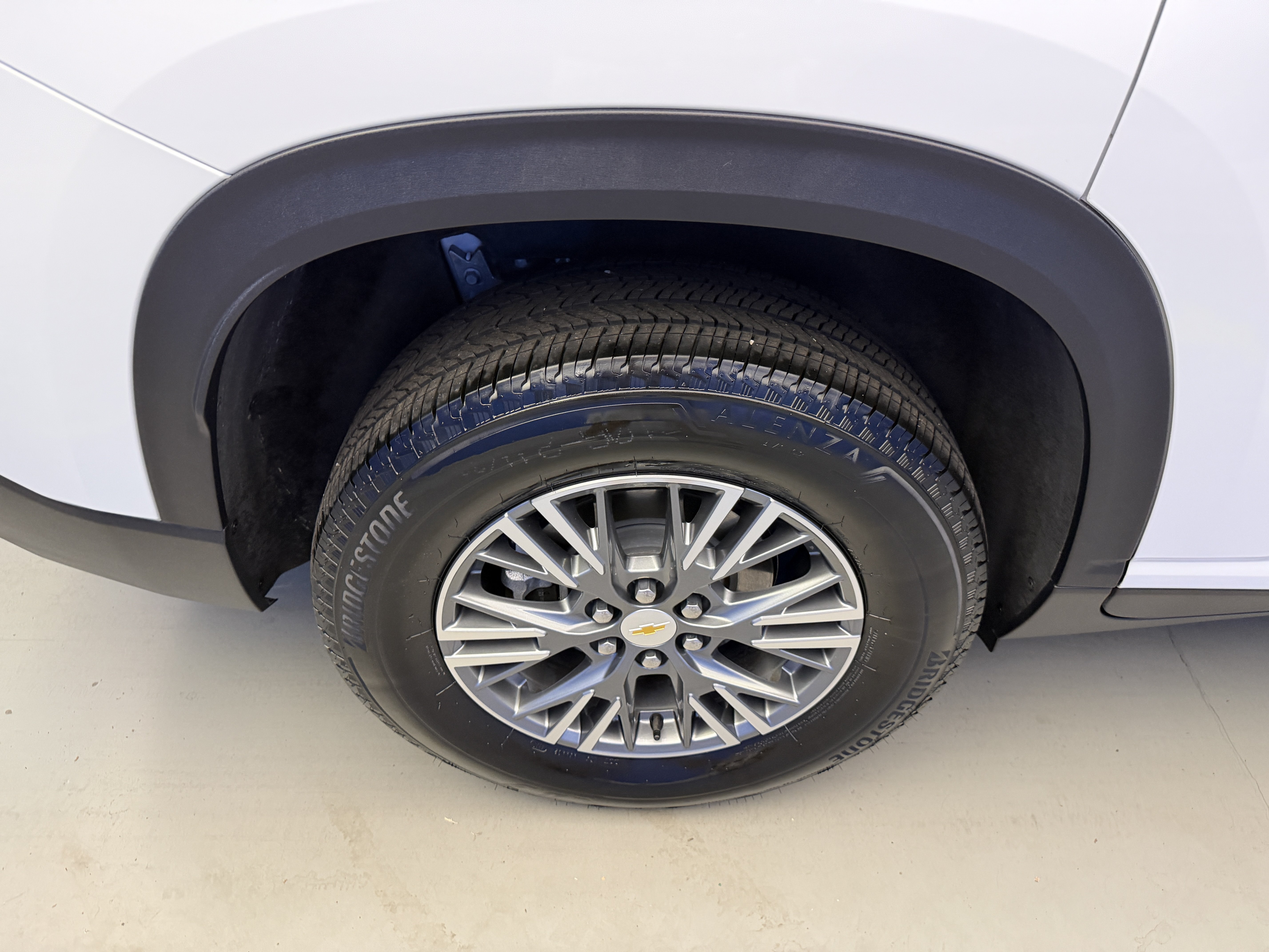 Used 2026 Chevrolet Traverse LT w/ Driver Confidence Package FWD image 8
