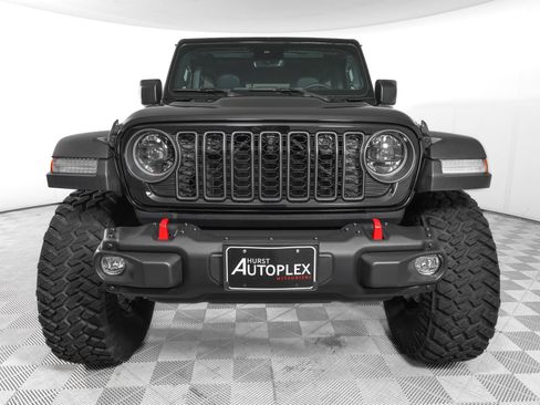 Used 2024 Jeep Wrangler Unlimited Rubicon w/ Technology Group image 2