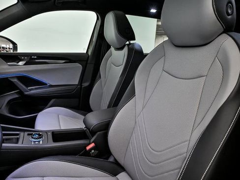 New 2026 Volkswagen Tiguan SE R-Line image 7