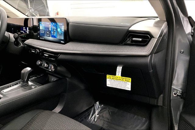 New 2026 Nissan Kicks S FWD image 30