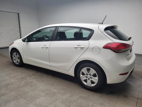 Used 2017 Kia Forte LX image 3