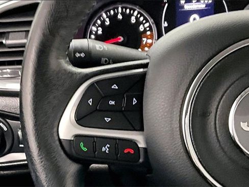 Used 2019 Jeep Renegade Latitude w/ Cold Weather Group image 11