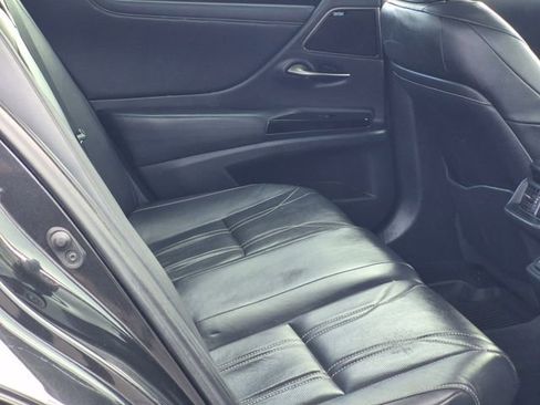 Used 2022 Lexus ES 300h w/ Luxury Package image 22