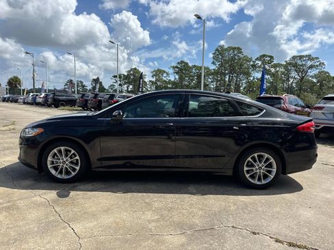 Used 2020 Ford Fusion SE image 6