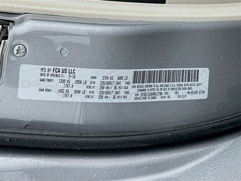 Used 2017 Chrysler Pacifica Touring-L Plus image 32