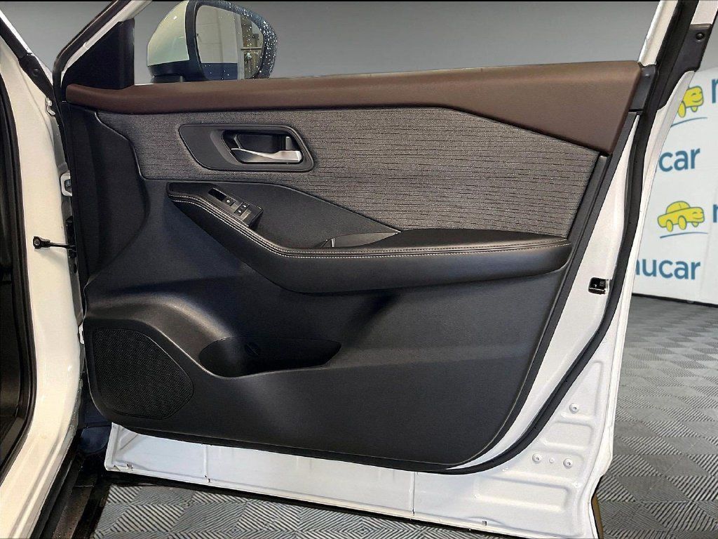 Certified 2023 Nissan Rogue SV AWD/4WD image 12