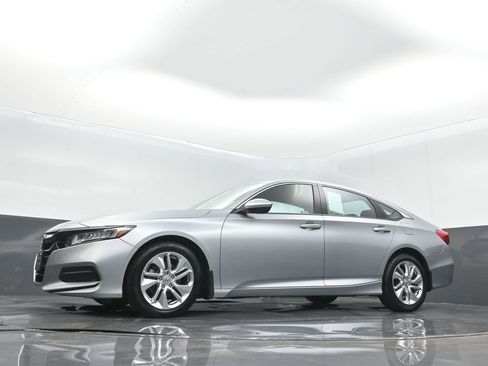 Used 2019 Honda Accord LX image 13