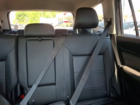 Used 2023 Volkswagen Atlas SEL AWD/4WD image 20
