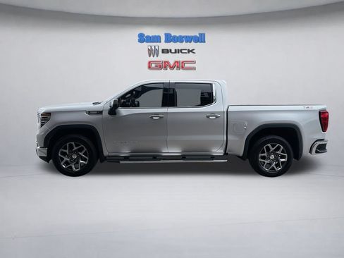 Used 2022 GMC Sierra 1500 SLT w/ X31 Off-Road Package AWD/4WD image 7