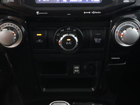 Used 2018 Toyota 4Runner TRD Off-Road Premium AWD/4WD image 19