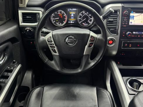 Used 2017 Nissan Titan SV RWD image 33