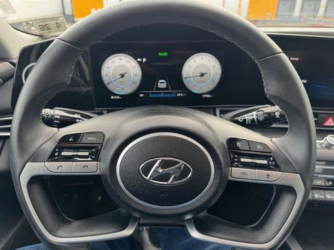 Used 2021 Hyundai Elantra Limited image 23