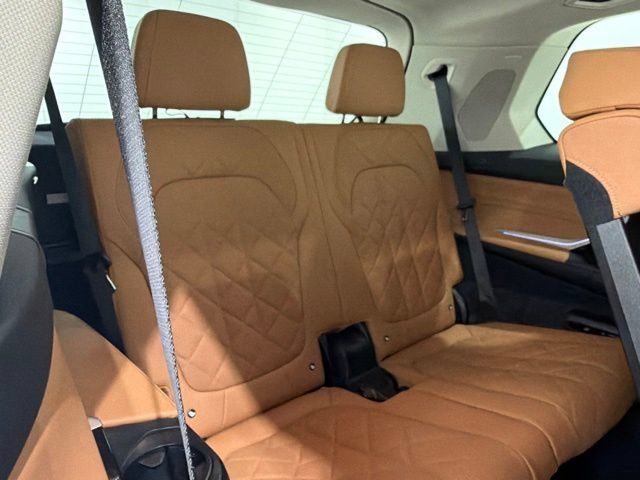 Used 2026 BMW X7 xDrive40i AWD/4WD image 26