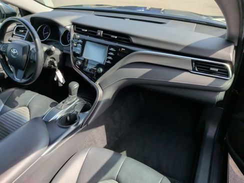 Used 2018 Toyota Camry SE FWD image 25