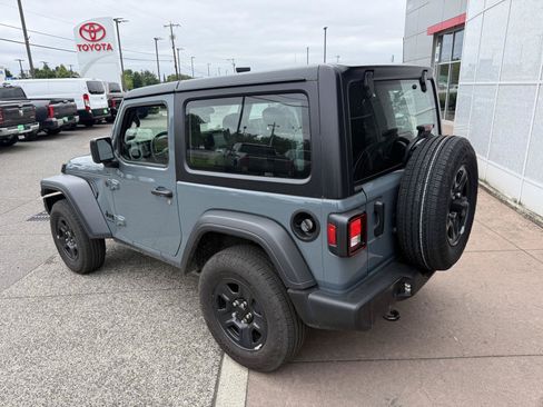 Used 2025 Jeep Wrangler Sport AWD/4WD image 4