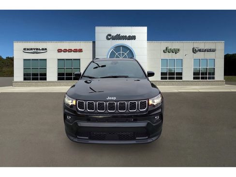 New 2026 Jeep Compass Latitude image 8