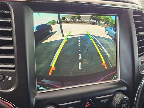 Used 2018 Jeep Grand Cherokee Laredo image 14
