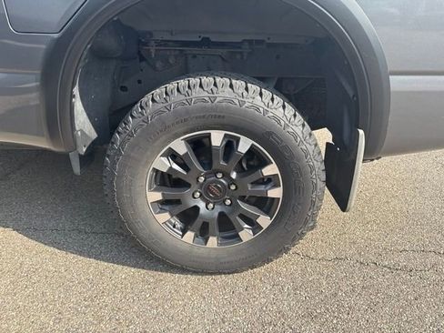 Used 2021 Nissan Titan PRO-4X w/ Pro-4x Convenience Package AWD/4WD image 12