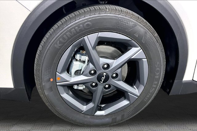 New 2026 Kia K4 FWD image 12