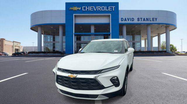 New 2026 Chevrolet Blazer LT w/ Convenience Package FWD image 3