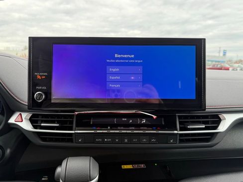 Used 2025 Toyota Sienna XSE image 43