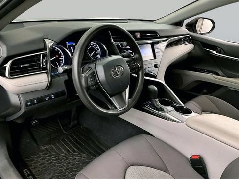 Used 2019 Toyota Camry LE w/ Convenience Package FWD image 12