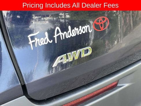 Used 2024 Toyota Sienna XLE AWD/4WD image 11