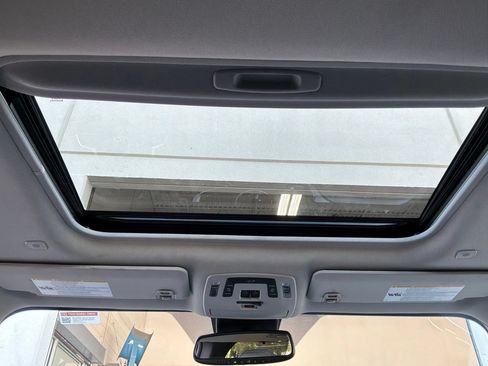 Used 2025 Toyota Sienna XLE FWD image 22