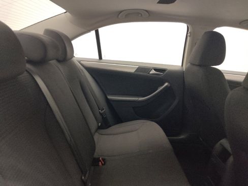 Used 2016 Volkswagen Jetta SE FWD image 19