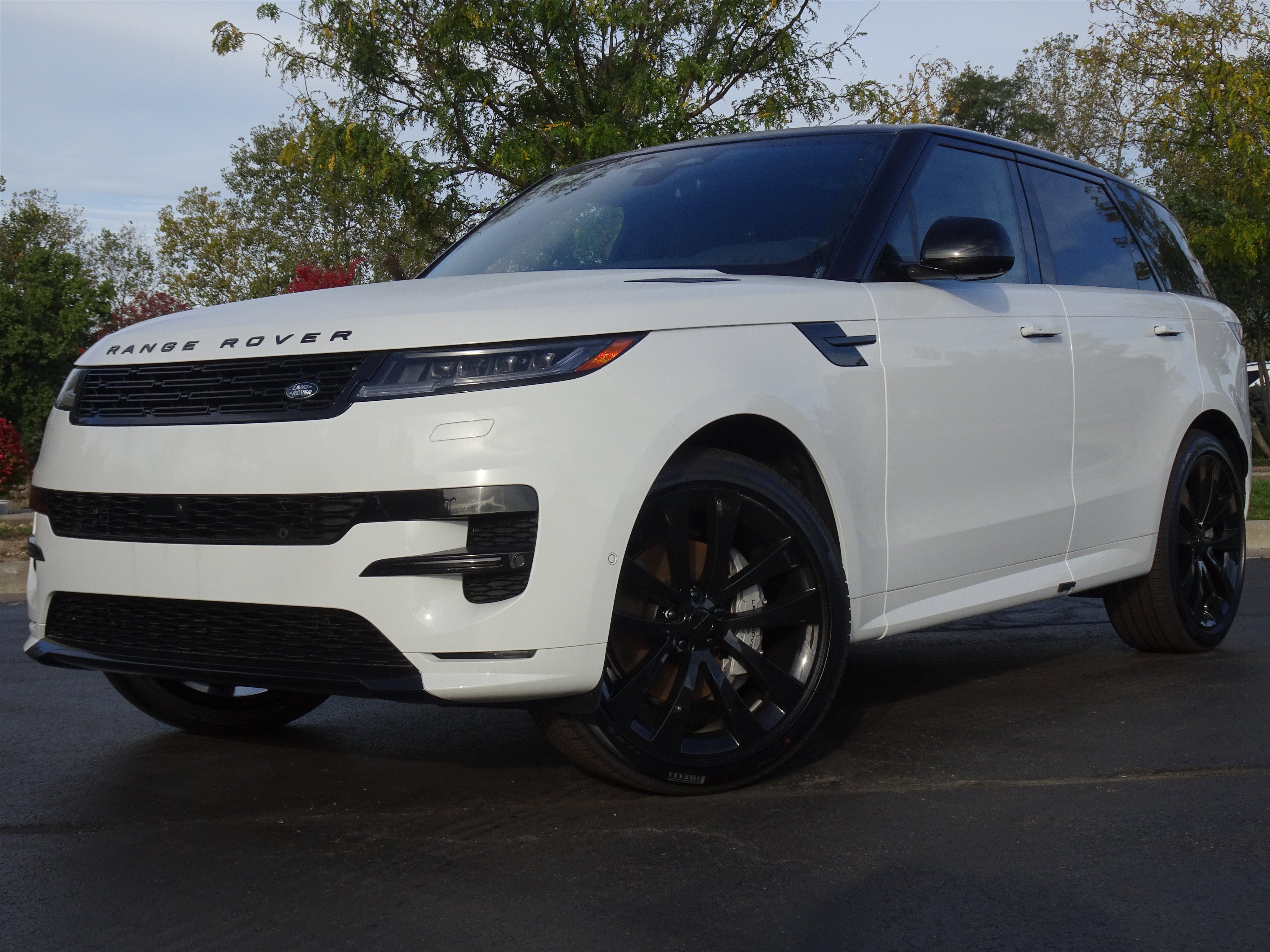 New 2027 Land Rover Range Rover Sport Dynamic SE AWD/4WD image 1