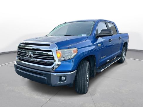 Used 2017 Toyota Tundra SR5 w/ SR5 Upgrade Package RWD image 2