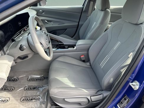 Used 2023 Hyundai Elantra SEL w/ Convenience Package image 20