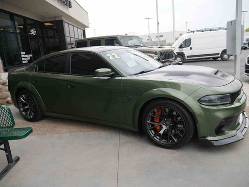 Used 2022 Dodge Charger SRT Hellcat w/ SRT Black Package image 22
