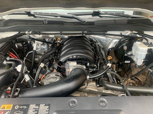 Used 2015 Chevrolet Silverado 1500 LTZ Z71 w/ LTZ Plus Package AWD/4WD image 9