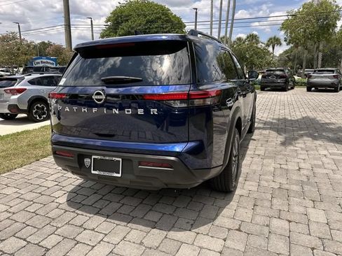 Used 2025 Nissan Pathfinder SV FWD image 39