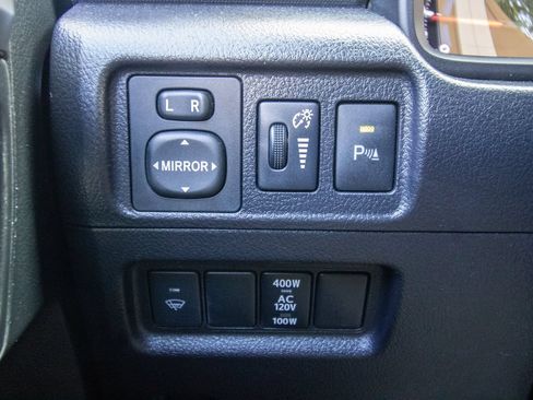 Used 2016 Toyota 4Runner Limited AWD/4WD image 39