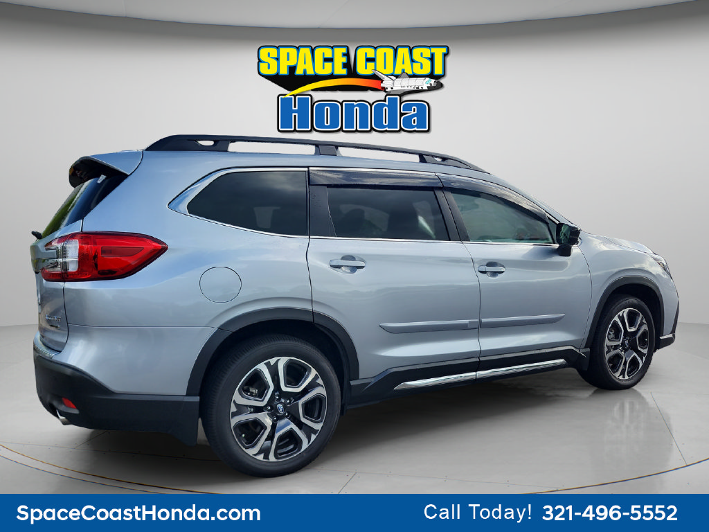 Used 2024 Subaru Ascent Limited w/ Technology Package AWD/4WD image 3