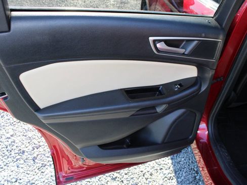 Used 2015 Ford Edge SEL w/ Equipment Group 201A AWD/4WD image 21