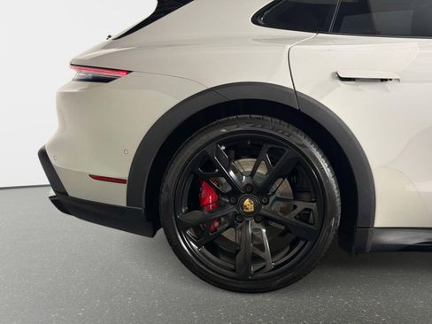 Used 2022 Porsche Taycan 4S AWD/4WD image 18