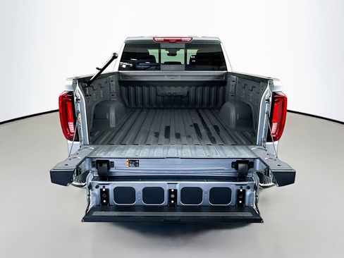 Used 2024 GMC Sierra 1500 AT4 w/ Technology Package AWD/4WD image 29