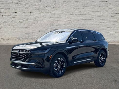 Used 2024 Lincoln Nautilus Premier AWD/4WD image 1