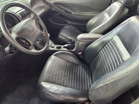 Used 2004 Ford Mustang Mach 1 RWD image 12