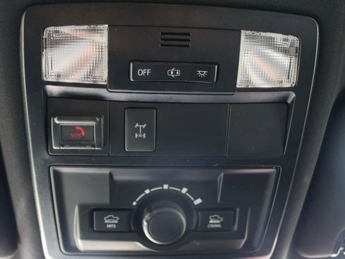 Used 2021 Toyota Tacoma TRD Off-Road image 18