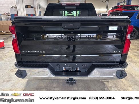 Used 2020 Chevrolet Silverado 1500 LTZ w/ LTZ Premium Package image 8