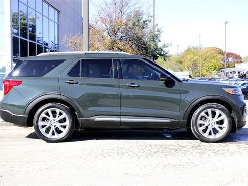 Used 2021 Ford Explorer Platinum w/ Premium Technology Package image 4