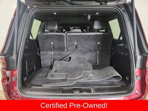 Certified 2024 Jeep Wagoneer Series II w/ Flexible Seating Group image 29